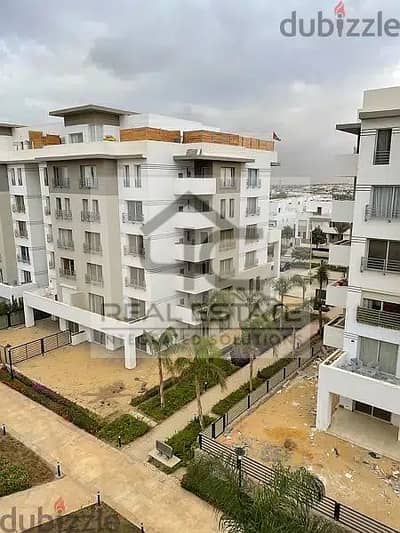 Bahri apartment with private garden with a 4,5 down payment and a long installment, for sale in Hyde Park Compound - View Landscape