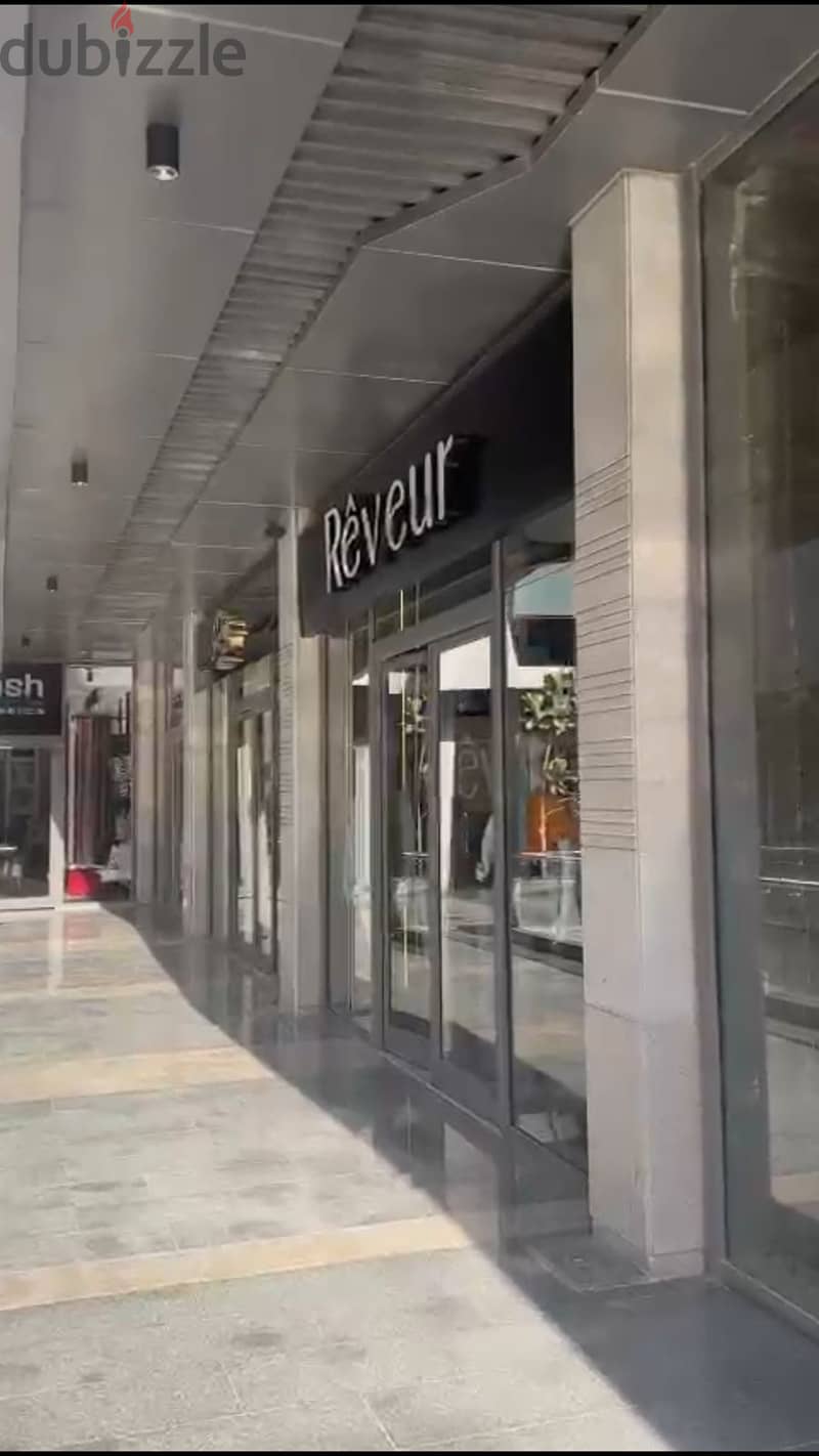 محل ممتاز تشطيب سوبر لوكس بتكييفات للإيجار ف مول ذا يارد The Yard Mall 1