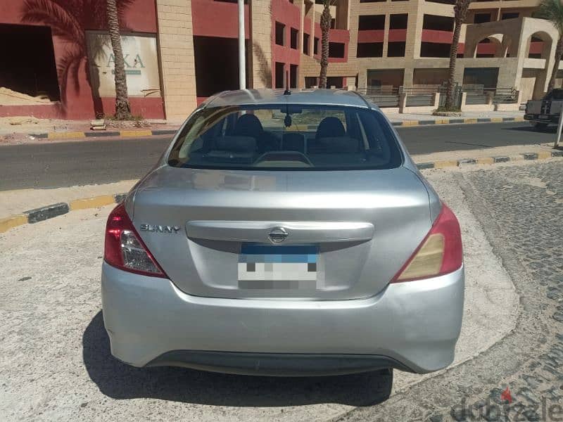 Nissan Sunny 2018 6