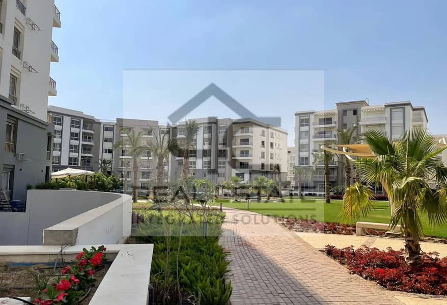 Ready to move | Under price market apartment bahri for sale in Hyde Park Compound - View Landscape 9