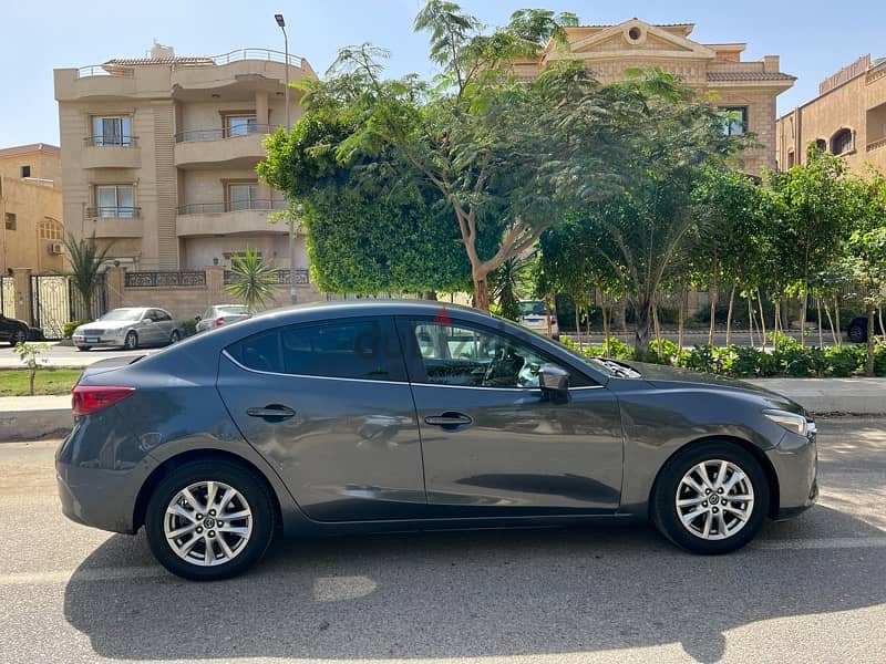 Mazda 3 Model 2019 Excellent condition 3