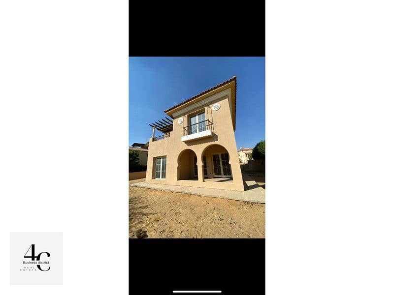 For sale standalone villa 480m classic ready to move view landscape north direction in compound hyde park 5th settlement 8