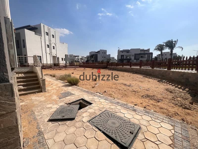 Town House for sale bua 450m - 550 garden El shorouk ( wesal views ) 2