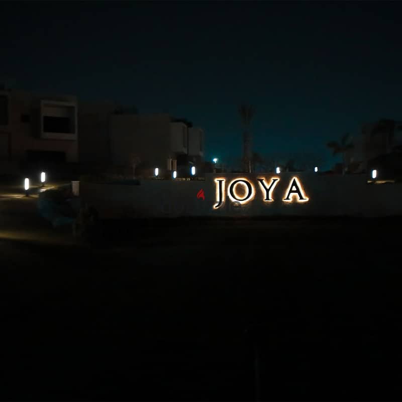 Twin house, 550 m², immediate delivery, located in front of Nile University and next to Palm Hills in one of the most vibrant areas of Joya Compound. 10