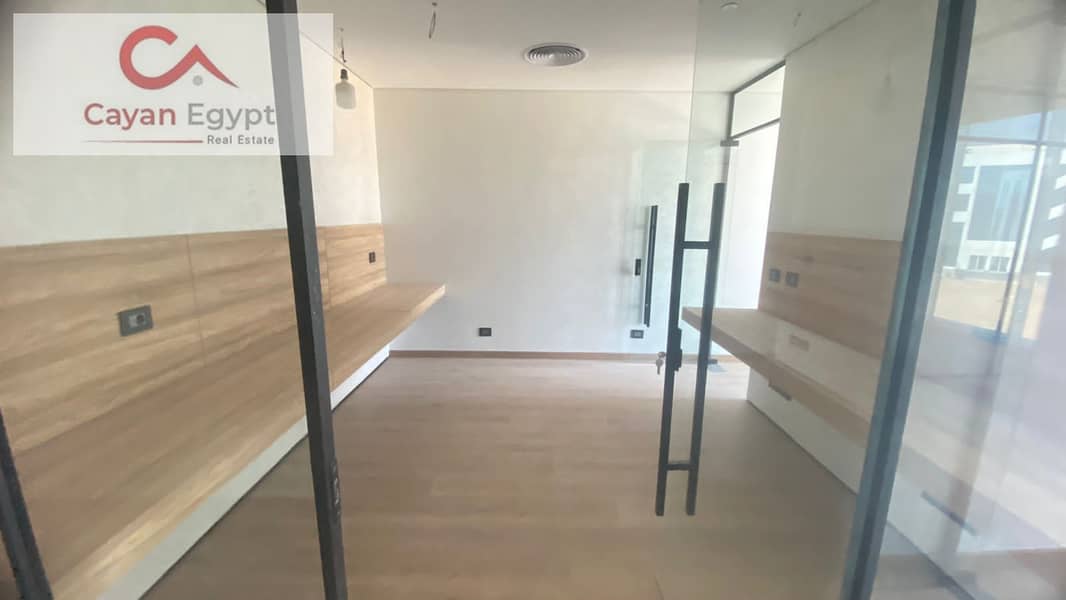 Office for sale, resale, area 290 square meters, in Smart Village, Sheikh Zayed 10