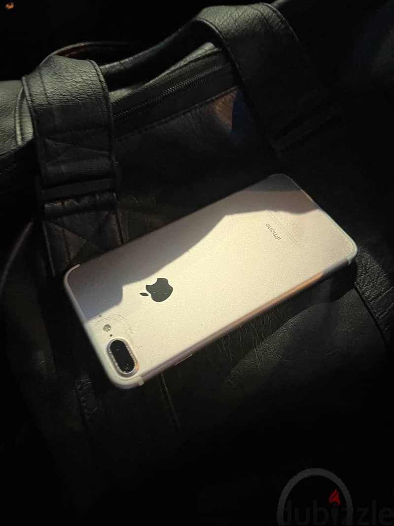 iPhone 7Plus Rose Gold 2