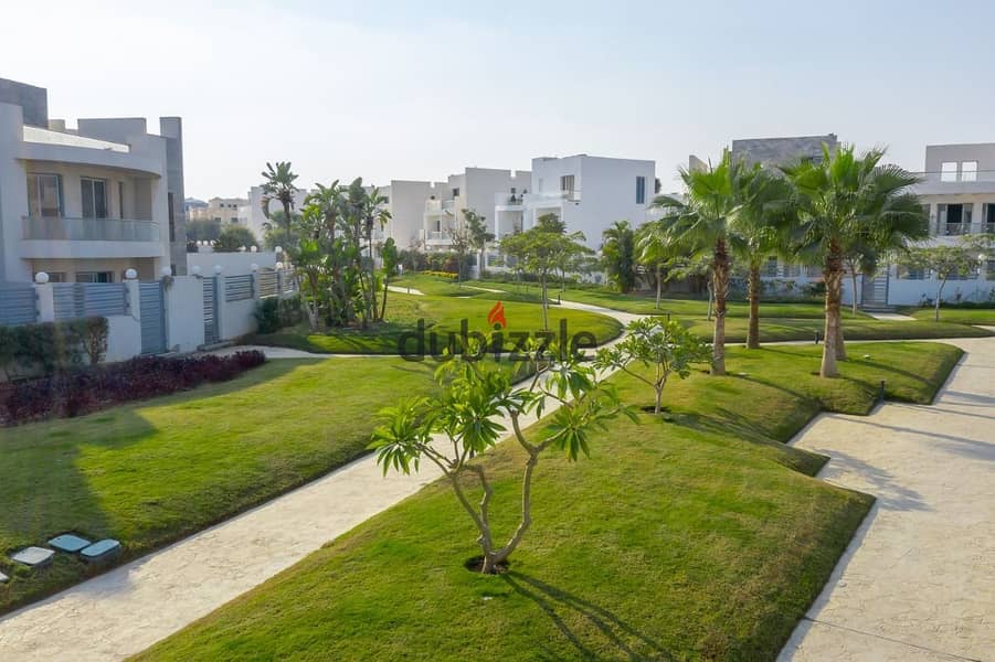 For sale, a penthouse with a garden, 344 m, ready for immediate viewing, in the heart of Sheikh Zayed, in front of Hyper One, in installments 8