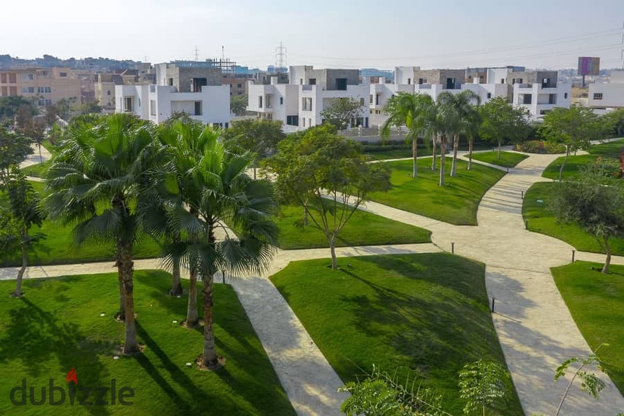 For sale, a penthouse with a garden, 344 m, ready for immediate viewing, in the heart of Sheikh Zayed, in front of Hyper One, in installments 13