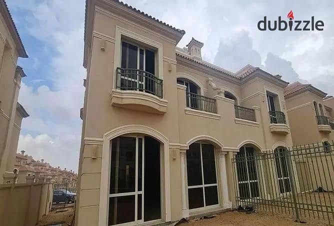 فيلا جاهزة للسكن 330 م للبيع ف لافيستا سيتي lavista city علي شارع التسعين مباشرة 1