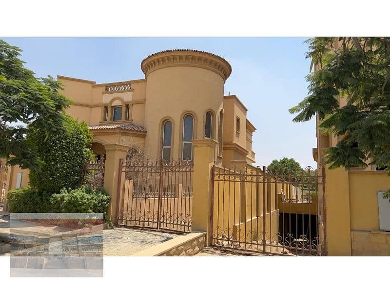 villa Standalone Prime location in new cairo 16