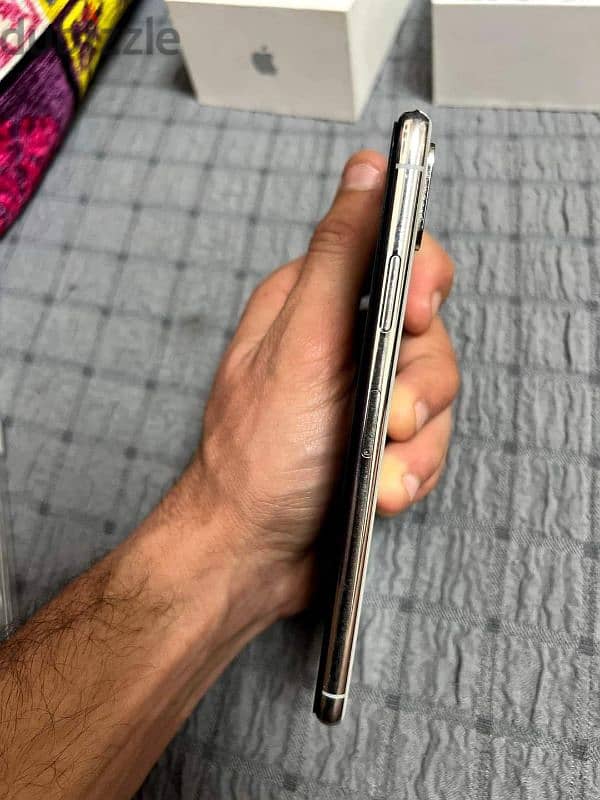 Iphone xs max 4