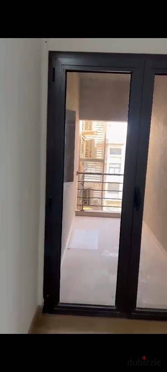 Penthouse 186m semi furnished for rent in Elmarassem fifth square new cairo 13