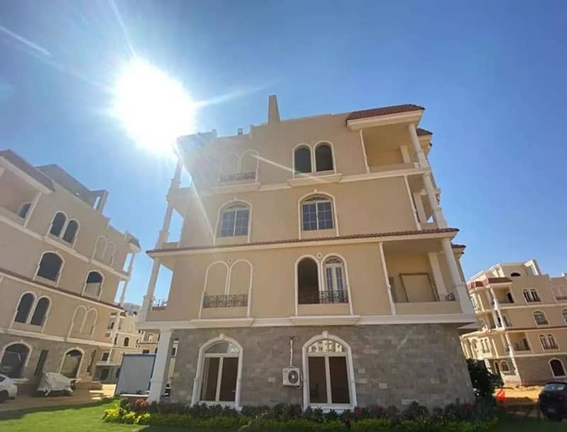 Villa for sale, 326 sqm + 102 sqm private roof in ABHA Compound, located next to Al-Said Club and behind Mall of Arabia. 7