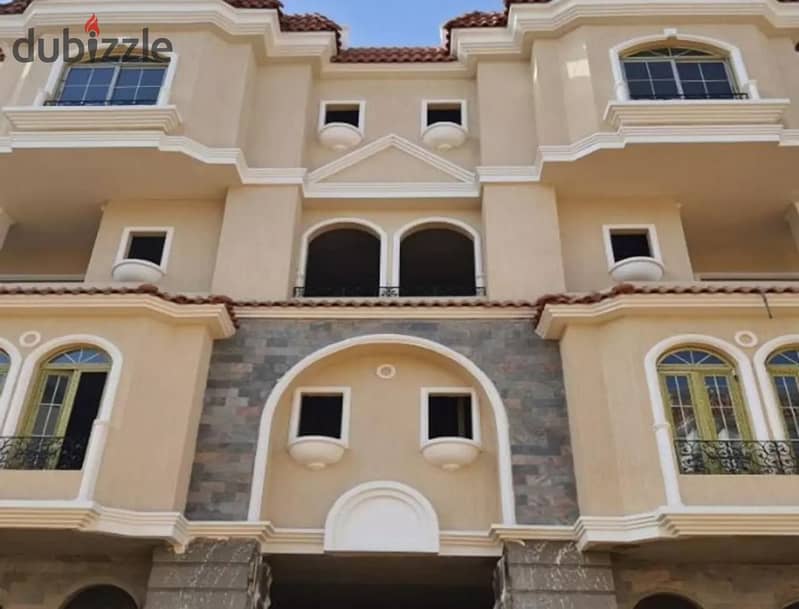 Villa for sale, 326 sqm + 102 sqm private roof in ABHA Compound, located next to Al-Said Club and behind Mall of Arabia. 9