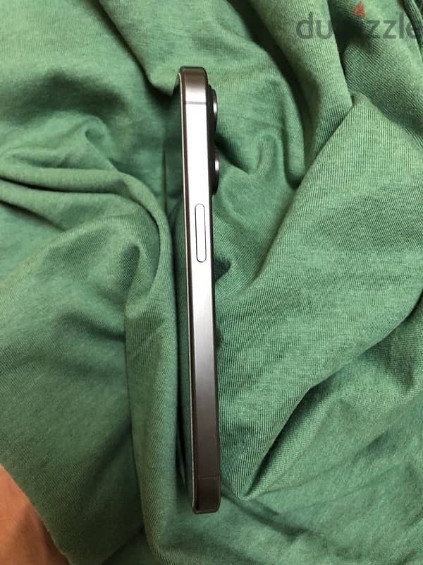 iPhone 15 Pro 256GB Black Titanium 2