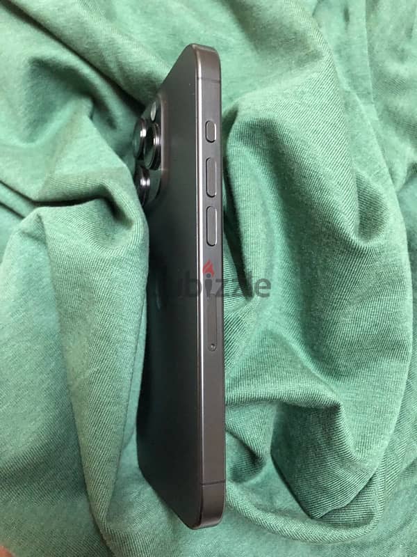 iPhone 15 Pro 256GB Black Titanium 3