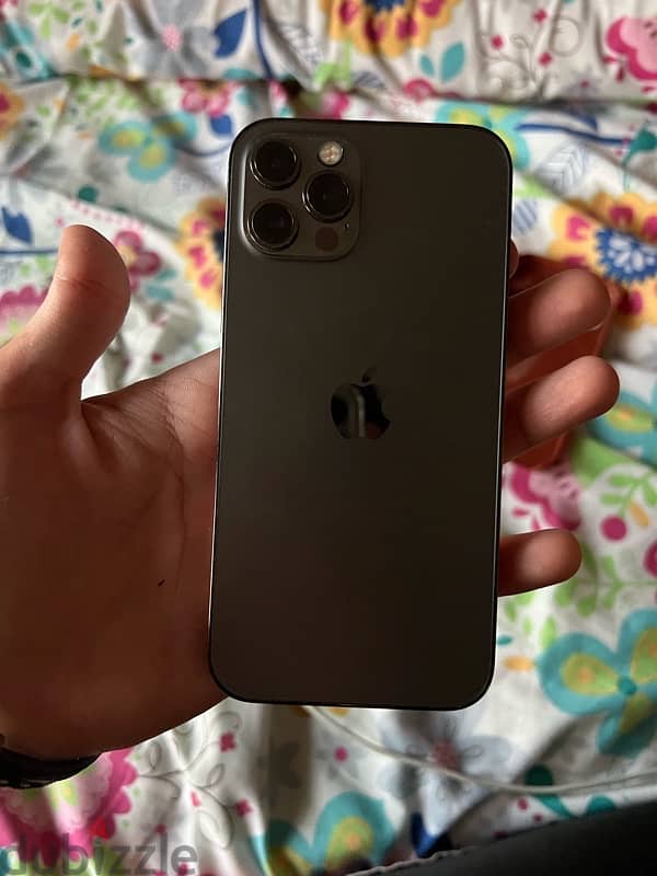 iphone 12 pro للبيع 4