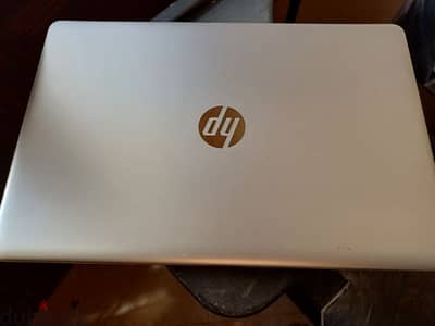 HP laptop - i7 - 1 Tera hard - 8G Ram