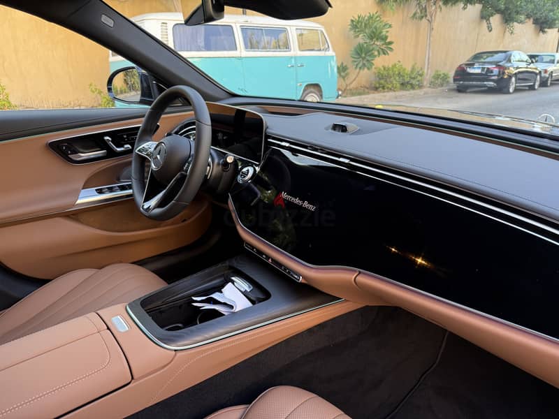 Mercedes-Benz 2024 E200 Exclusive 4