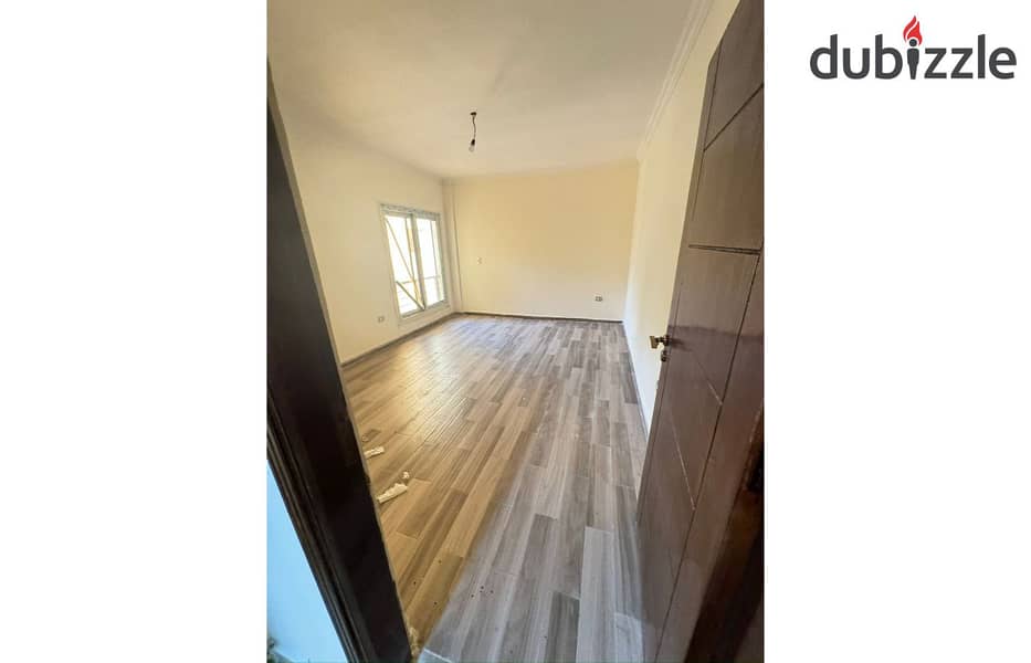 Apartment with garden for sale 214.5m in elsherouk wesal compound 1