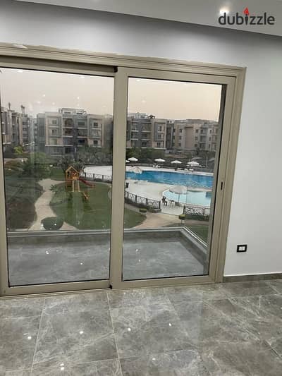 Semi furnished apartment 194m rent view pool in Galleria New Cairo