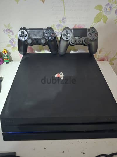 Ps4  استخدام شخصى  مهكر مقفول بقفل المصنع من اول شرائه وعليه 20 لعبة