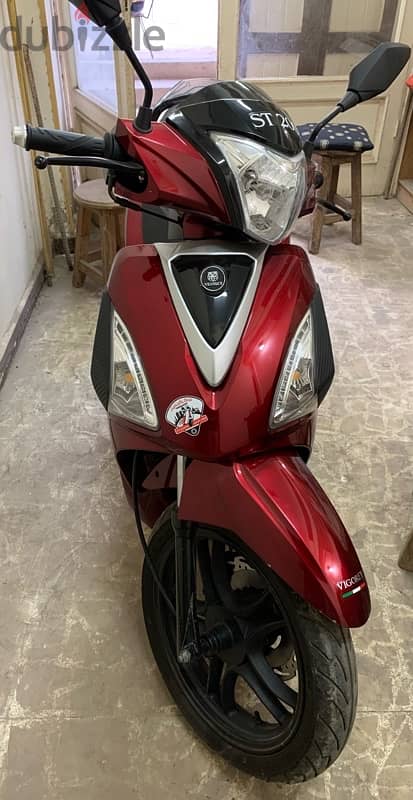 إسكوتر ڤيجورى st 200 plus للبيع 1