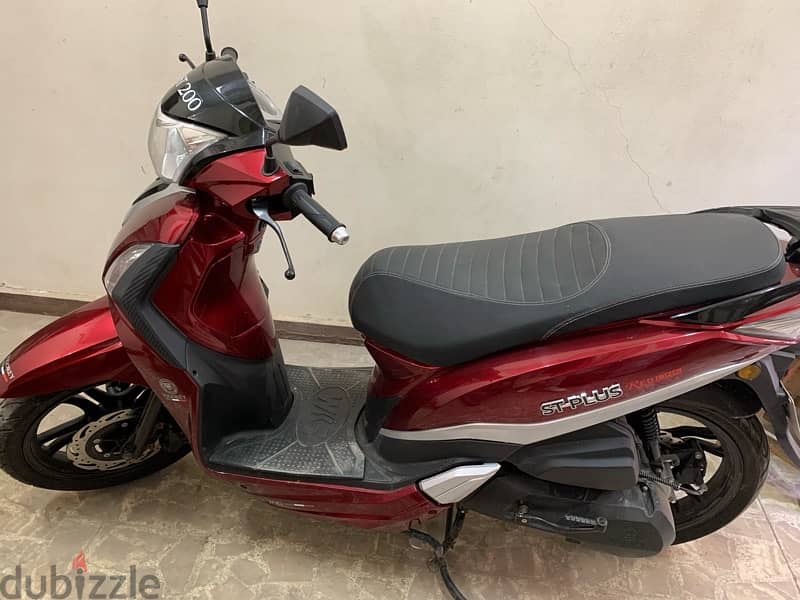 إسكوتر ڤيجورى st 200 plus للبيع 2