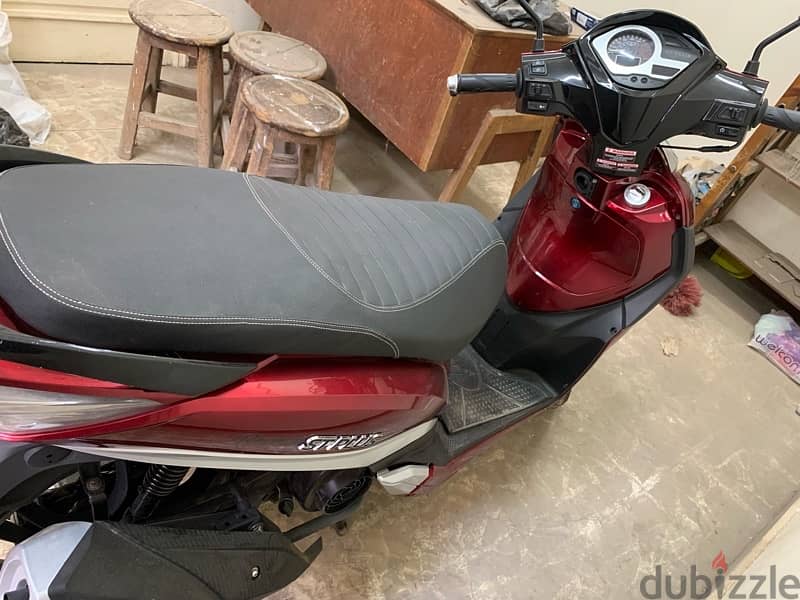 إسكوتر ڤيجورى st 200 plus للبيع 3