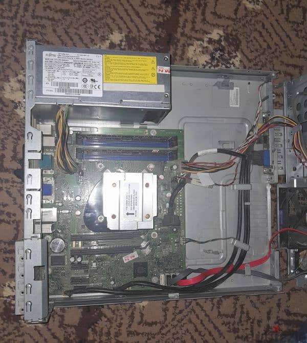 جهاز +fujitsu esprimo e720 e90 للبيع " مستعمل سنة " 8