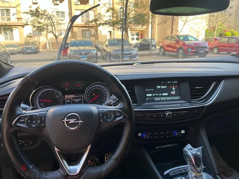 Opel Insignia 2018 1