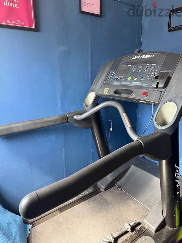 life fitness Treadmill 1