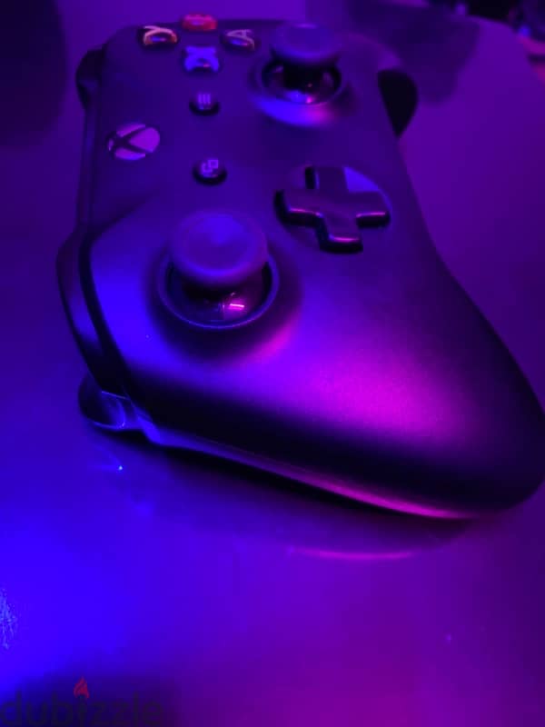 xbox one controller , like new 4