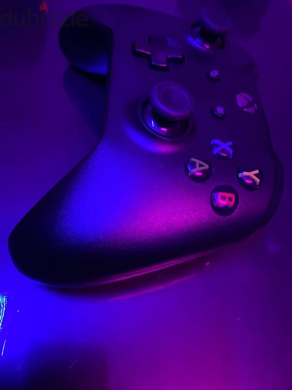 xbox one controller , like new 5