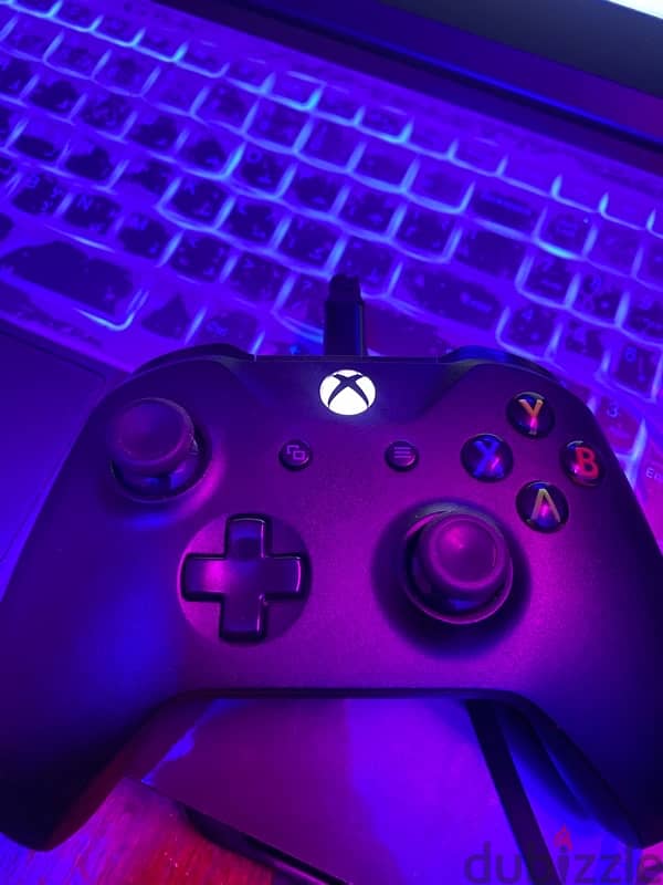 xbox one controller , like new 9