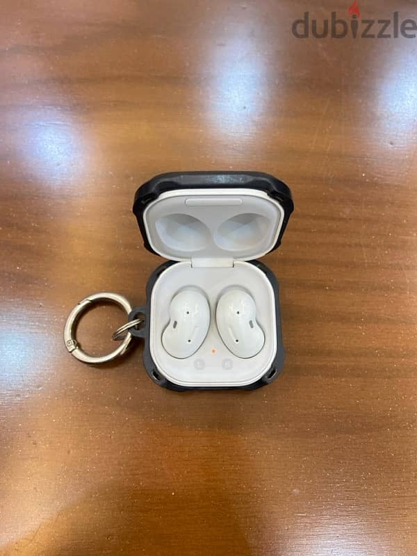 galaxy buds live 8