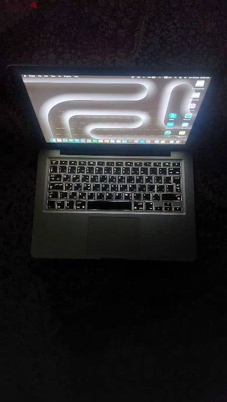 بحاله ممتازه جدا  MacBook Pro 2012   معاه شاحن والكرتونه 3