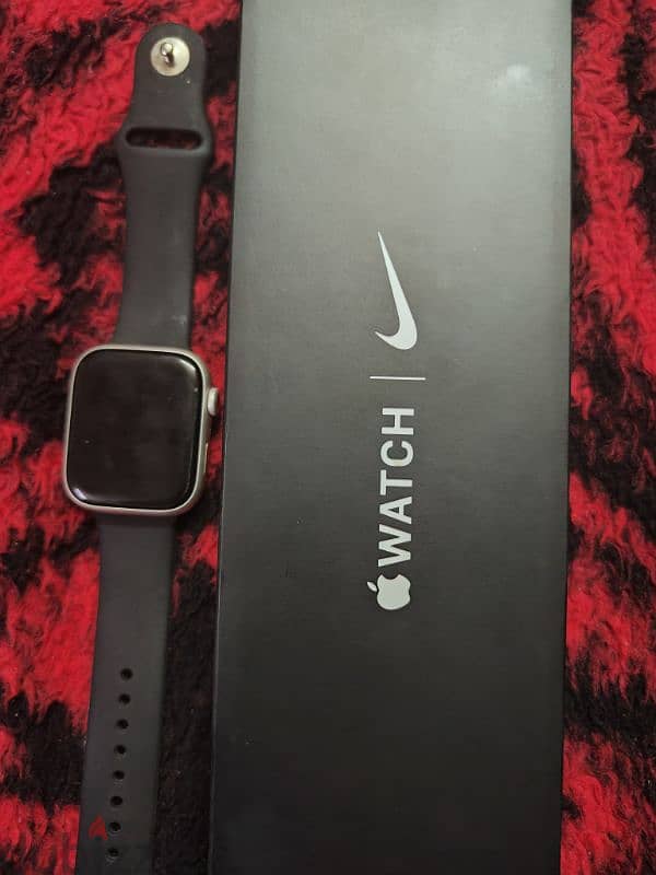 Apple Watch Series 7 NIKE Edition 1