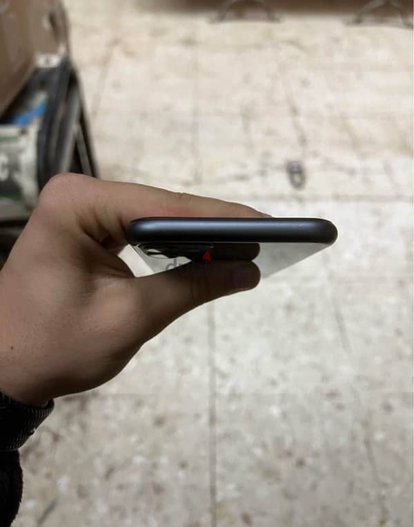 iphone 11 خطين 3