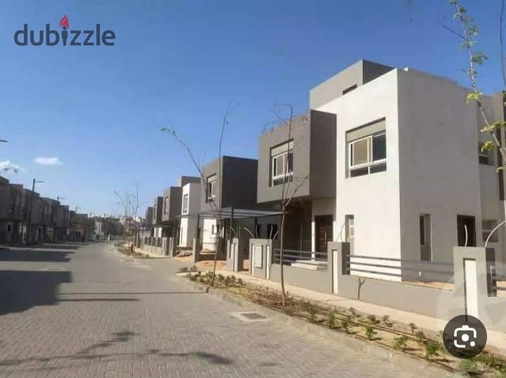 Twin house ready for immediate delivery in the heart of Zayed, just minutes away from Al Ahly Club and close to all amenities in Etapa compound. 2