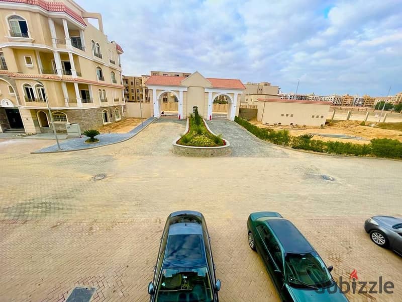 Ready-to-move-in apartment at a bargain price in Golden Square, adjacent to Mountain View and Grand Heights in Abha Compound. 7