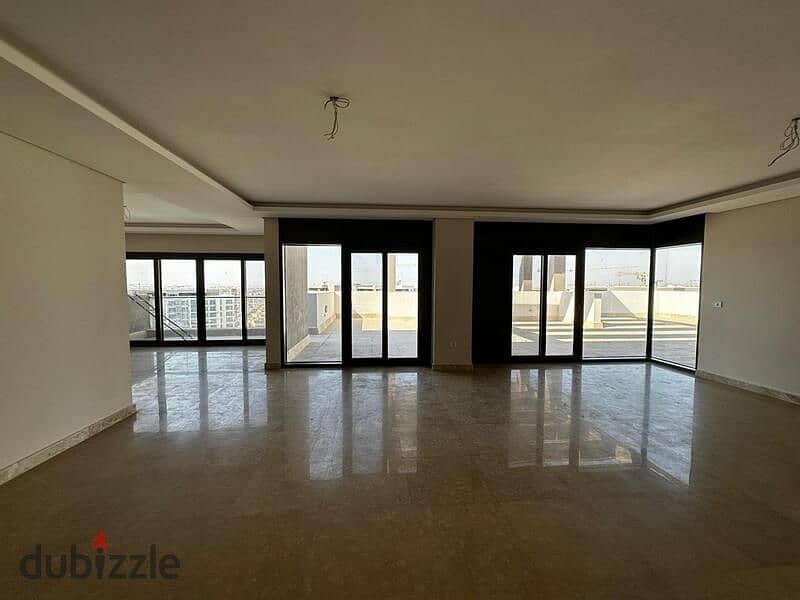 Opportunity Prime location Penthouse for sale   in zed West 0