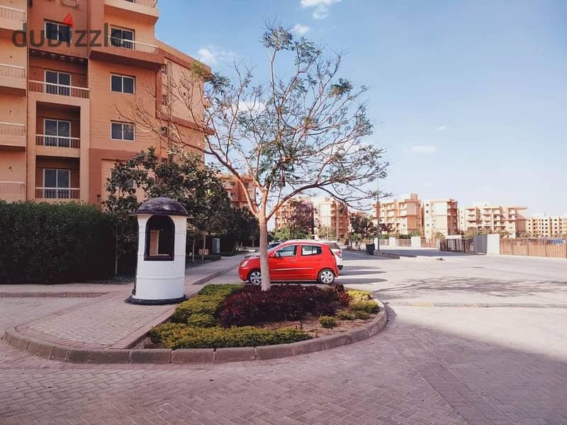 Apartment for sale in Ashgar City, 103 m, 3 rooms, semi-finished, with a 10% down payment and the nearest delivery, ready for inspection in a compound 4