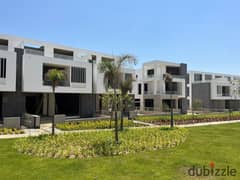 Receive immediately a 350 m² townhouse with a private swimming pool and landscape view behind New Giza in installments 0