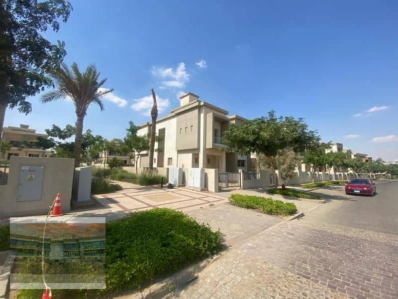 Villa Delivered & prime location in new cairo 5