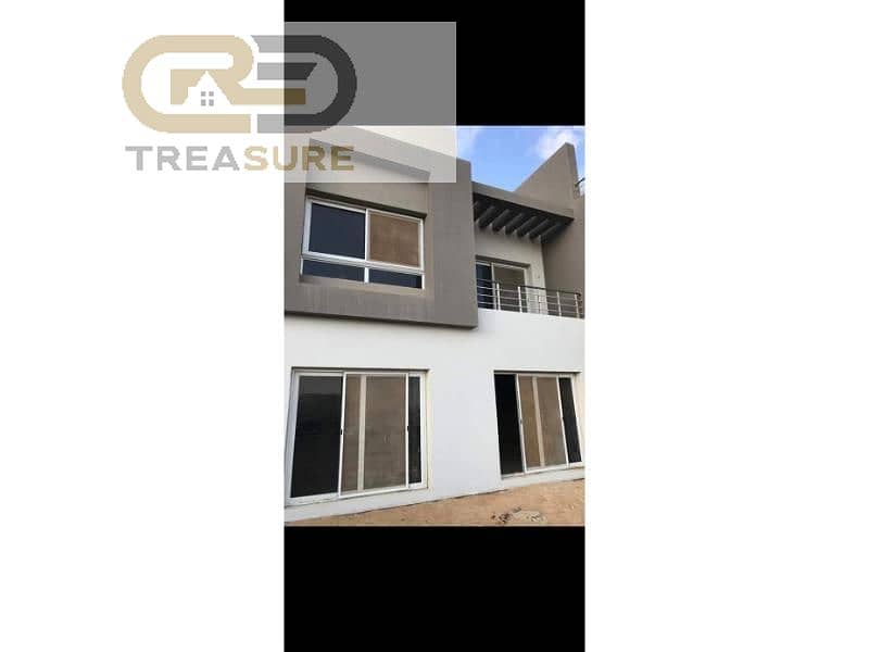 Middle townhouse for sale in Etapa Compound prime location view landscape 13