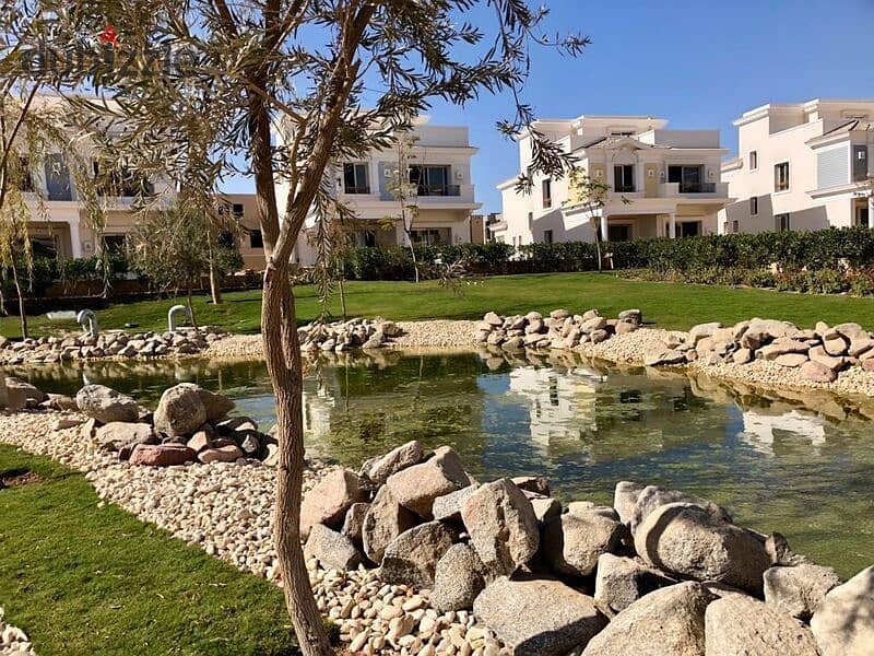 Corner townhouse in Mountain View, located in a prime area in October, just steps away from Mall of Arabia and Hyper One. 2