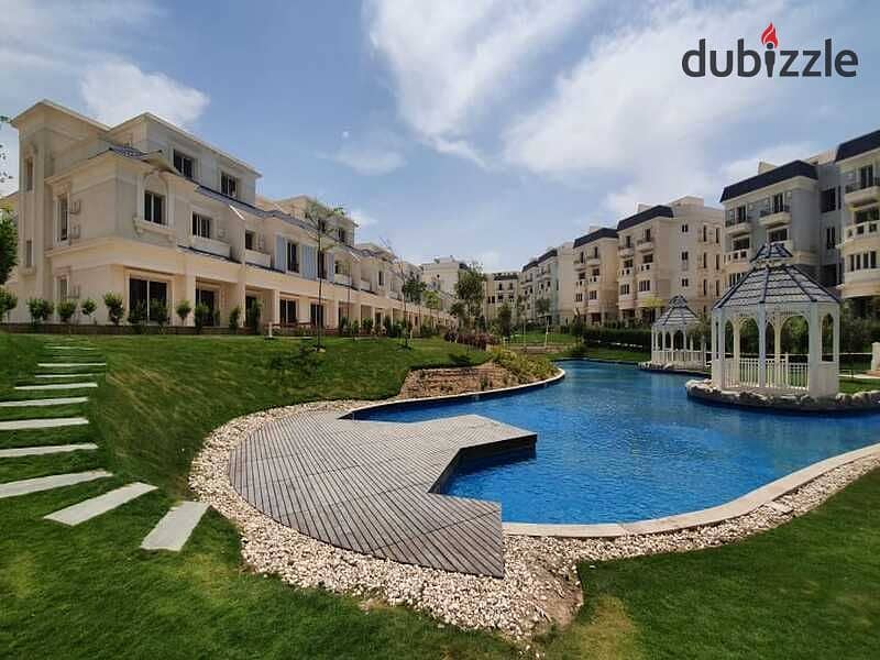 Corner townhouse in Mountain View, located in a prime area in October, just steps away from Mall of Arabia and Hyper One. 6