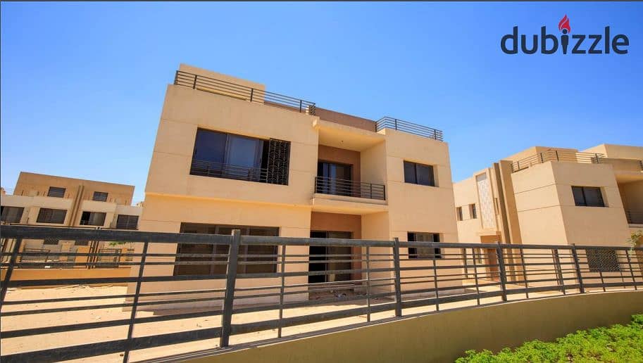 Ready-to-move-in villa, 240 sqm + 240 sqm garden, in ALMA compound in Sheikh Zayed, next to Arkan Mall and opposite Americana Plaza. 4