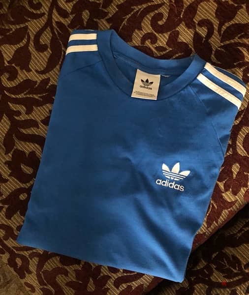 تيشرت اديدس adidas أورجينال مقاس M استعمال خفيف 3